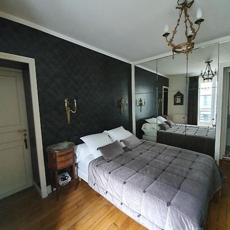 Chez Pepe Merle - Chambres D'Hotes Au Coeur De Parijs Buitenkant foto